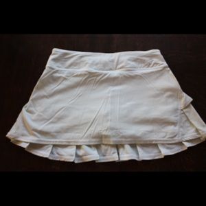Lululemon white size 4 reg skirt